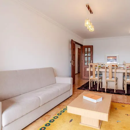 Bright & Spacious Flat With Balcony By Hostwise Apartman