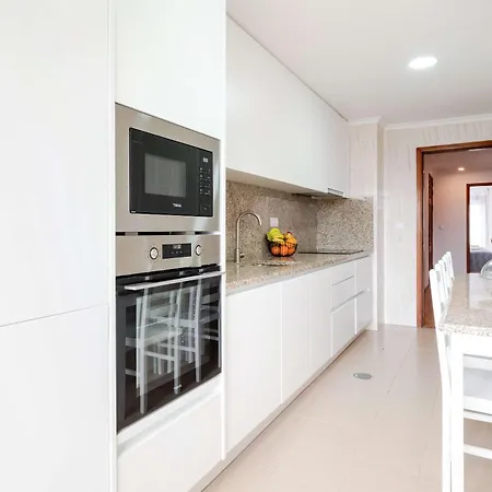 Bright & Spacious Flat With Balcony By Hostwise Apartament Matosinhos (Porto)