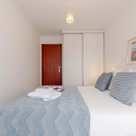 Bright & Spacious Flat With Balcony By Hostwise Apartament Matosinhos (Porto)