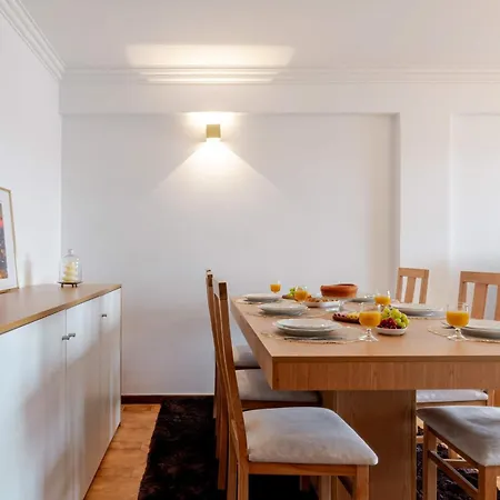 Bright & Spacious Flat With Balcony By Hostwise Apartman *