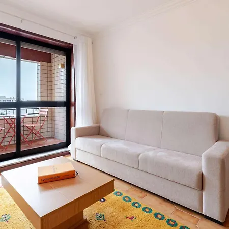 Bright & Spacious Flat With Balcony By Hostwise Apartman *