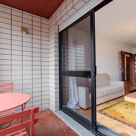 Apartament Bright & Spacious Flat With Balcony By Hostwise