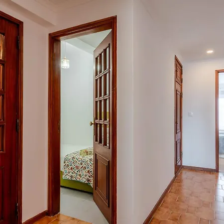 Bright & Spacious Flat With Balcony By Hostwise Matosinhos