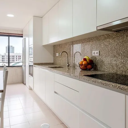 Apartament Bright & Spacious Flat With Balcony By Hostwise Matosinhos (Porto)